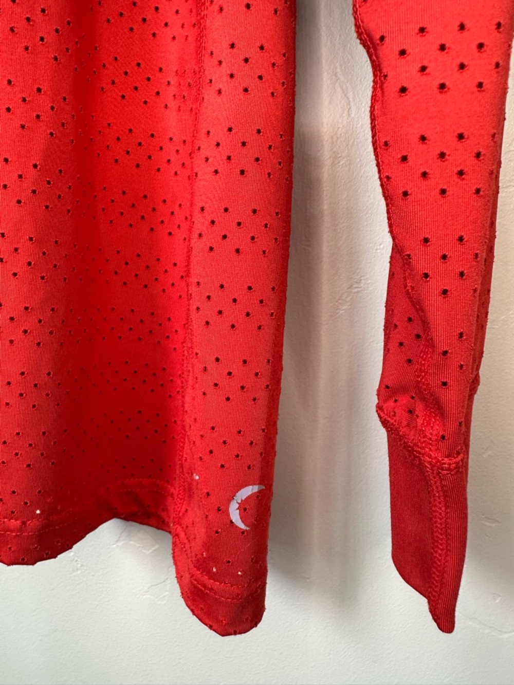 Women's ZYIA Active Chili Red Laser Cut Mesh Long Sleeve Shirt Size Med P2P 19” - Picture 3 of 5